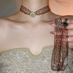 Old Money Lace Rhinestone Heart Flower Fabric Choker Necklace, Retro Light Luxury Collarbone Chain