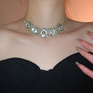 Old Money Style Copper Round Rhinestone Geometric Collarbone Necklace For Women