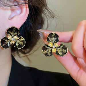 French Vintage Alloy Rhinestone Flower Stud Earrings With Silver Pins, Elegant Court Style