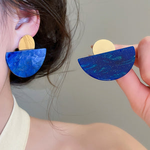 Blue Gradient Acrylic Semicircle Stud Earrings With Silver Pins Niche Geometric Round Design