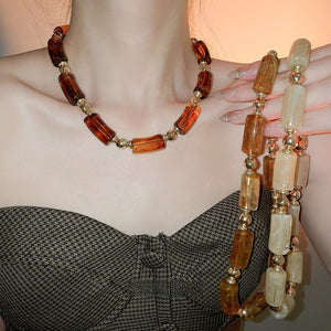 Vintage Maillard Style Oval Acrylic Geometric Pendant Necklace Light Luxury Collarbone Choker