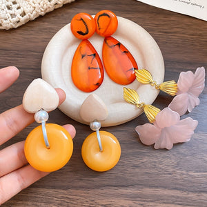 Vintage French Style Round Resin Flower Stud Earrings With Silver Needle Posts For Women
