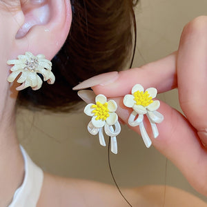 Sweet Floral Rhinestone Drop Earrings With Silver Needle Enamel Flower Pendant For Women