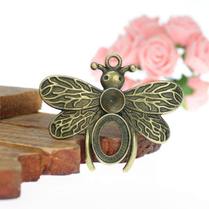 Bee Detailed Metal Charm in 3 Decorative Finishes Component