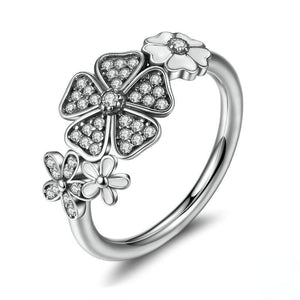 Vintage Ethnic Style Flower Ring With Sparkling Rhinestone Bouquet Floral Design For