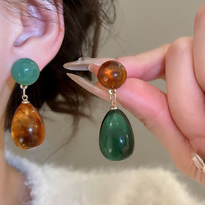 Chinese Style Resin Waterdrop Asymmetric Pendant Drop Earrings With Silver Pin Stud Design