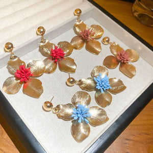 Light Luxury Iron Floral Pendant Drop Earrings With Silver Pins For Women