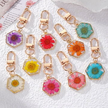 Hexagon Pressed Daisy Resin Keychains Gold Lobster Clip 9 Colors