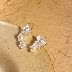 Asymmetric Silver Tone Pearl And Flower Stud Earring Pair