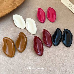 Glossy Irregular Oval Alloy Enamel Stud Earrings, Four Colors
