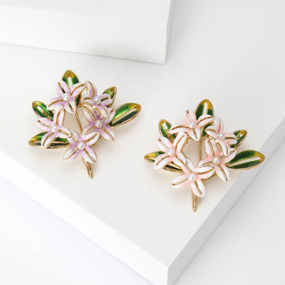 Flower Cluster brooch shown from the front