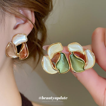 Color Block Sculpted Stud Earrings in Green and Brown