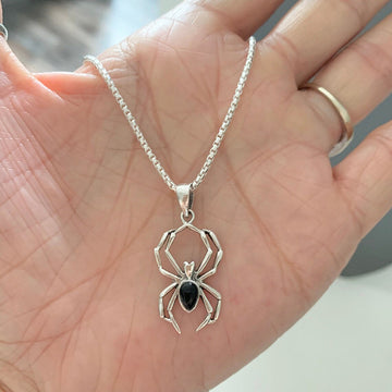 Colored Oval Spider Pendant Necklace In Gold And Silver Tones