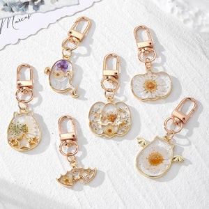 Gold Resin Dried Flower Halloween Keychains Lobster Clasp 6 Styles