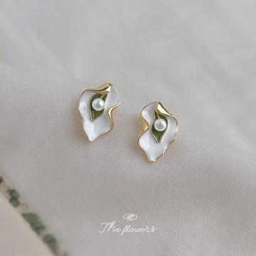 White Enamel Leaf Stud Earrings Green Center Pearl Gold