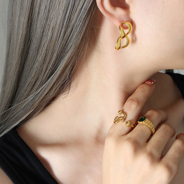 Gold Figure-Eight Twin Link Stud Earrings Polished Metal