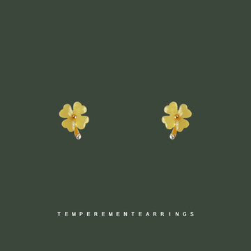 Pale Green Four-Leaf Flower Stud Earrings Pearl Tip