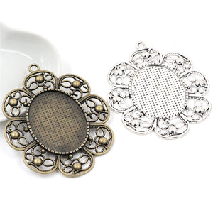 Oval Cabochon Pendant Tray with Scrolled Flower Border, Zinc Alloy