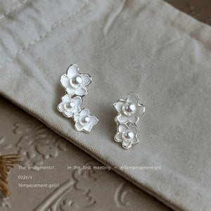 Silver Edged Three White Flower Pearl Center Ear Climber Studs