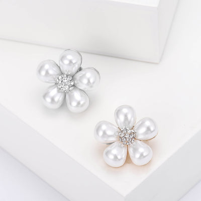 五瓣珍珠花胸针 shown in product view 1 with visible metal and stone details