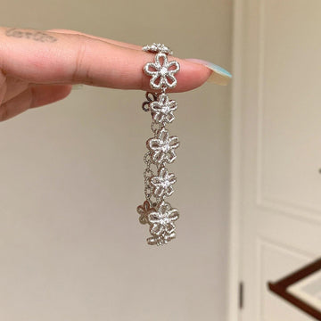 Silver Glitter Flower Link Adjustable Crystal Center Bracelet