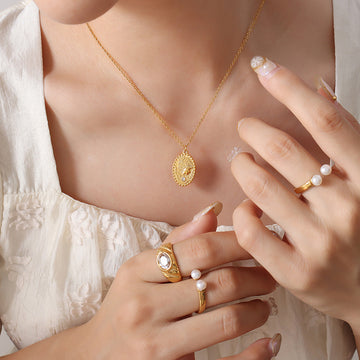 Classical Woman Cameo Oval Pendant Necklace Gold Steel