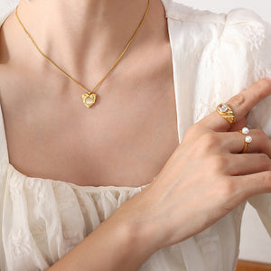 Heart Pendant Necklace Cat Eye Stone Center Gold Steel