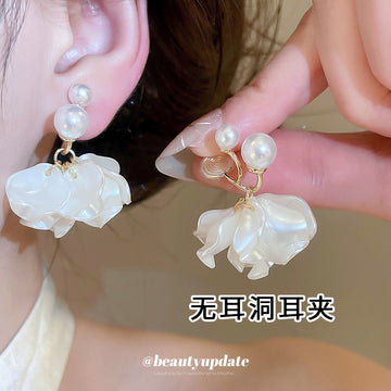 White Petal and Pearl Cluster Clip Earrings for Everyday Styling