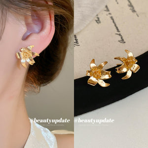 Gold Tone Sculpted Flower Stud Earrings Fashion Jewelry