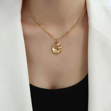 Tulip Oval Openwork Pendant Necklace On Figaro Chain