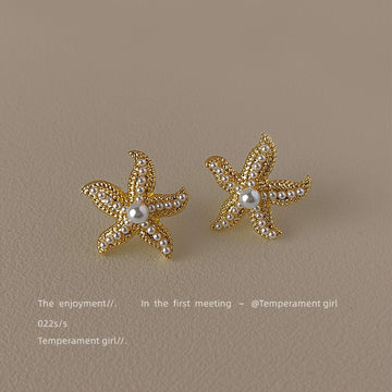 Gold Tone Textured Starfish Pearl Detail Stud Earrings