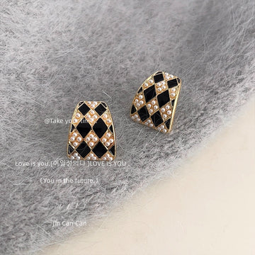 Gold Black Checker Pearl Trapezoid Stud Earrings Pair