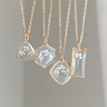 Gold Tone Clear Resin White Flower Geometric Pendant Necklace