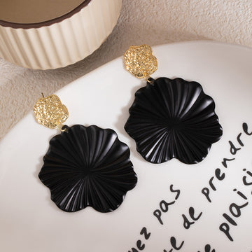 Black Corrugated Flower Disc Gold Tone Stud Earrings