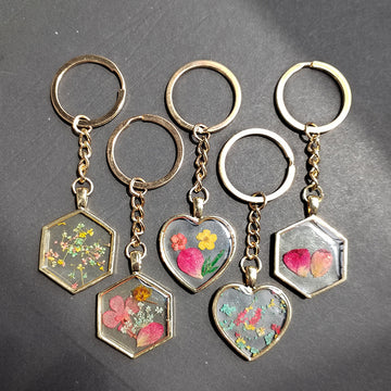 Pressed Flower Resin Keychains Gold Ring Hex Heart 6 Styles