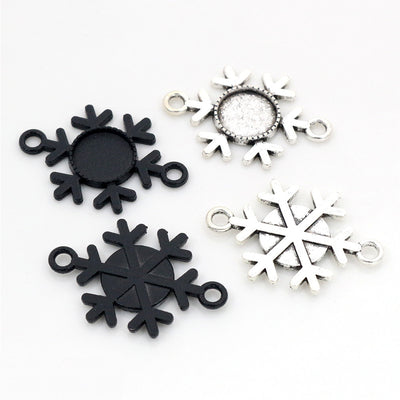 Front and back view of the snowflake silhouette bezel setting