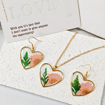 Gold Heart Resin Dried Flower Earrings Necklace Set Styles