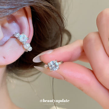 Asymmetric Pearl and Crystal Ear Cuff with Polished Metal Tone Details