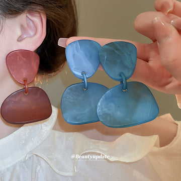 Abstract Resin Geometric Stud Earrings In Brown And Blue