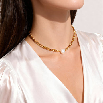 Gold Curb Chain Necklace Single Freshwater Pearl Accent