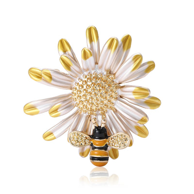Bee And Daisy Brooch front view on a plain background