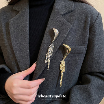 Polished Gold Teardrop Leaf Scale Tassel Brooch Pin