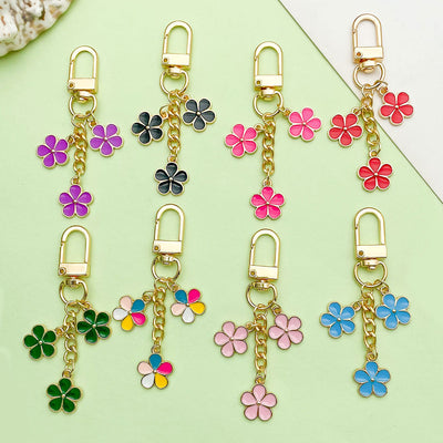 Image 1 showing four - leaf clover lock key chain.