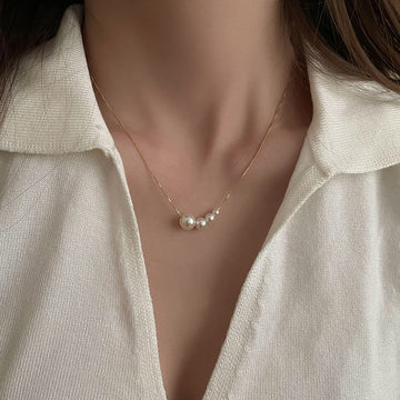 Gold Thin Chain Four Graduated White Pearl Pendant Necklace