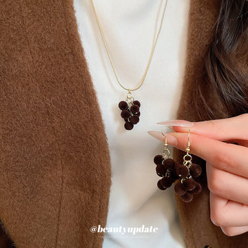 Brown Flocked Grape Cluster Necklace And Earrings Gold Tone