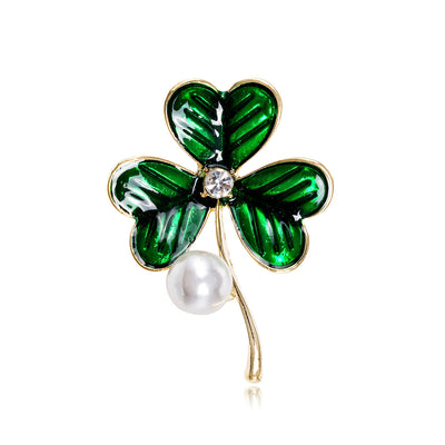 Front product view of the leaf brooch pin in green and black