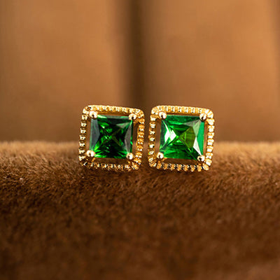 金色方形绿色晶石耳钉,第1张图展示正面整体造型