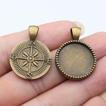 Reversible Round 20 mm Cabochon Pendant Settings in Two Finishes