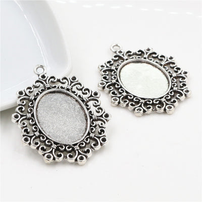 Ornate Oval Pendant Tray assortment overview