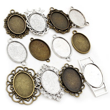 Decorative Oval Cabochon Pendant Trays in Mixed Finishes